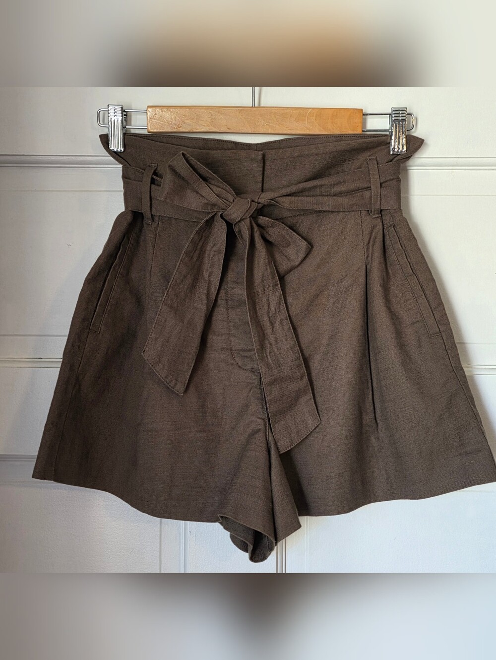 Aritzia Wilfred high-waisted paperbag shorts